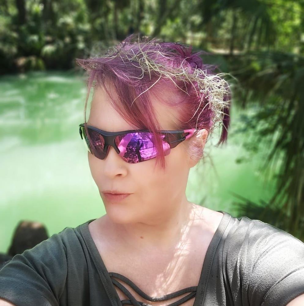 Meet your Posher, Laura